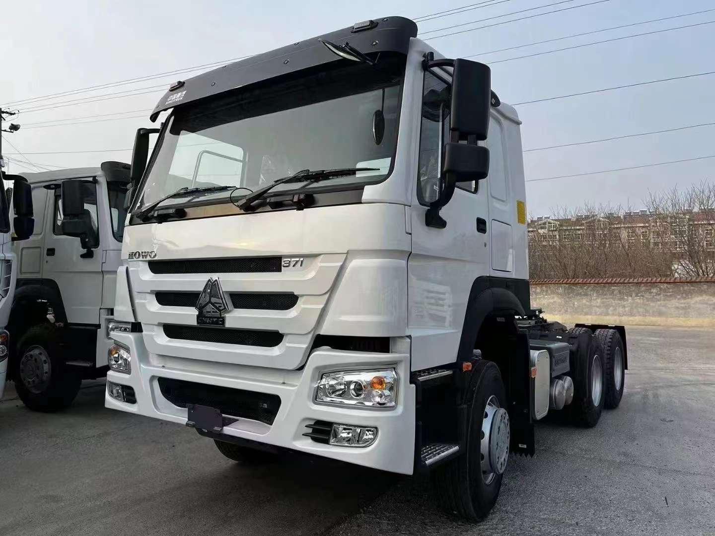 SINOTRUK HOWO 10 WHEELERS КАМИОНИ ТРАКТОР СЕ ПОДГОТВЕНИ ЗА ИСПОРАКА