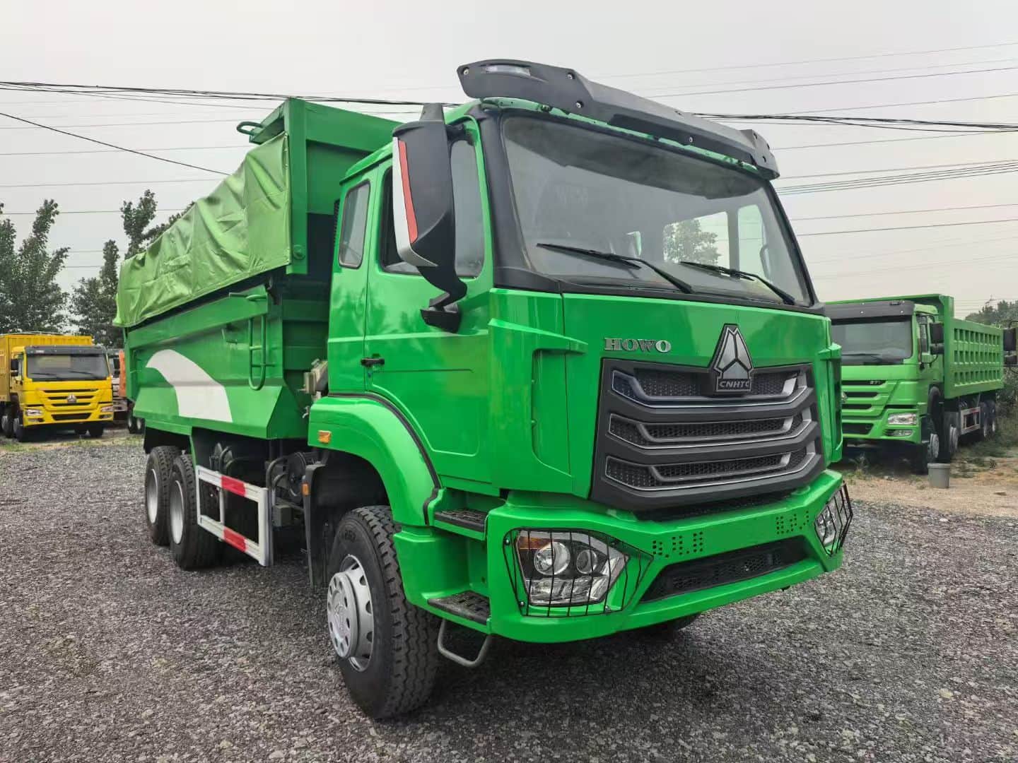 SINOTRUK HOWO Камиони депонија